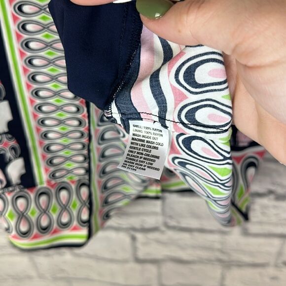 Crown & Ivy Top Womens Navy Elephant Print Sleeveless Tank Layers Blouse Size 2X - Picture 5 of 7